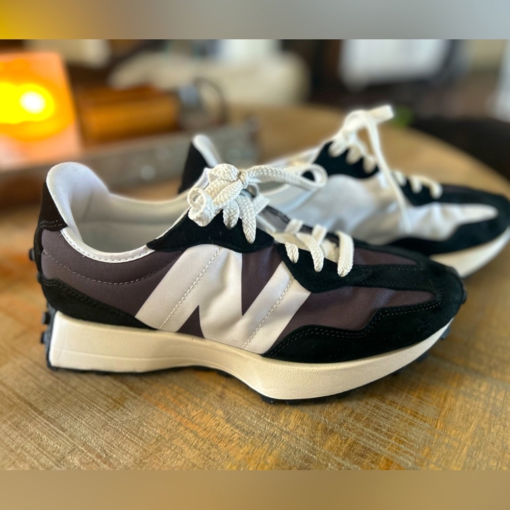 New Without Box: Women’s New Balance 327 black and grey Sz 8.5